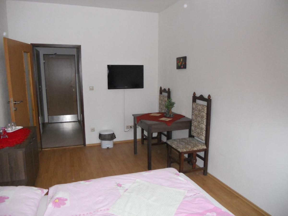 Motel Madona Banská Bystrica Esterno foto